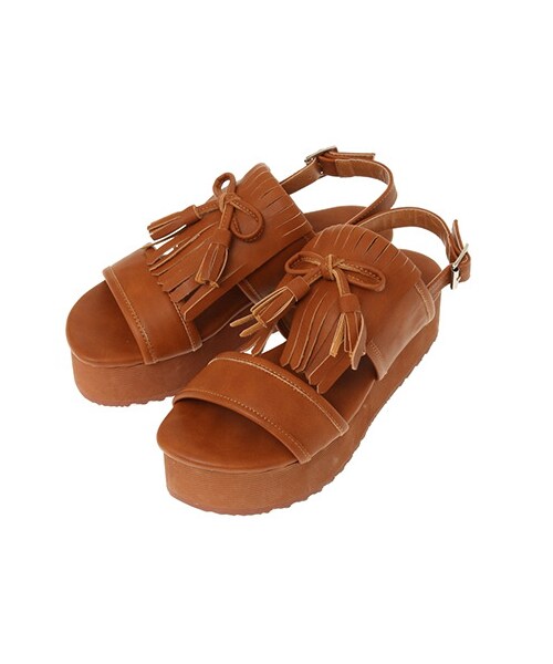 earth music&ecology(アースミュージックアンドエコロジー)の「タッセル厚底サンダル(シューズ・オフホワイト/ブラック/キャメル/カーキ・22.5cm/23cm/23.5cm/24cm/24.5cm)」の3枚目の写真