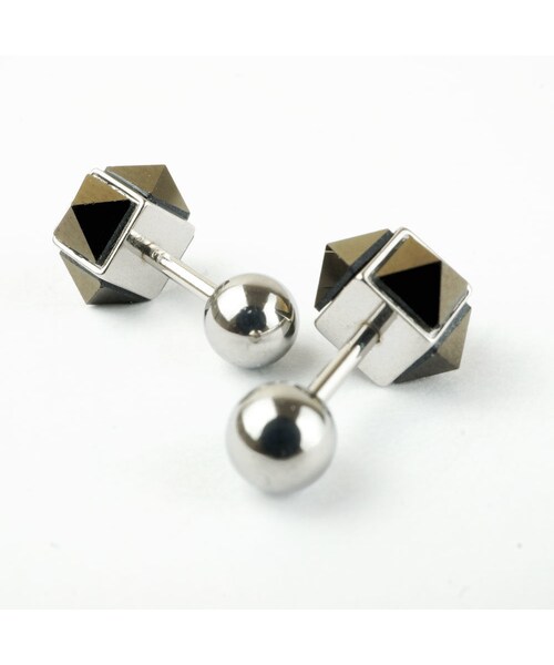 no brand（ノーブランド）の「両耳用（2個セット） ピラミッド