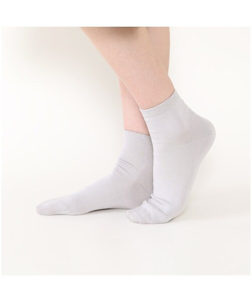 靴下屋（クツシタヤ）の「ハイゲージ無地ショートソックス（ソックス・靴下・レディース・オフホワイト/サラシ/シルバーグレー/クロ/チャコールグレー/ピーチ/パステルピンク/オレンジ/ライムイエロー/サックス/コン/ラベンダー・22.0～24.0cm）」の15枚目の写真