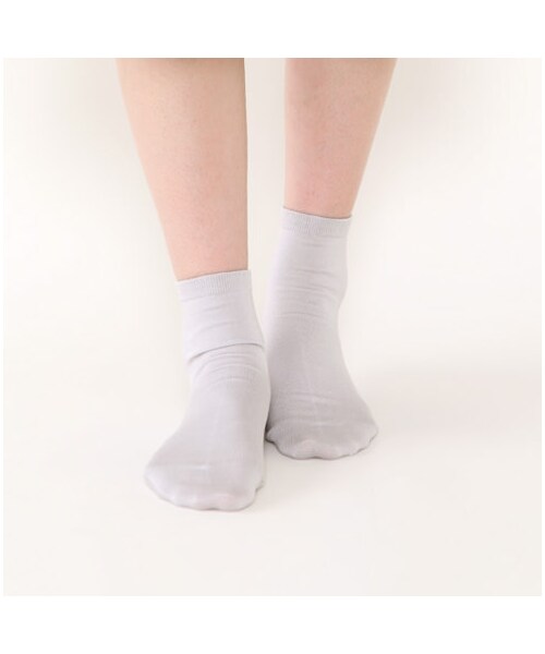 靴下屋（クツシタヤ）の「ハイゲージ無地ショートソックス（ソックス・靴下・レディース・オフホワイト/サラシ/シルバーグレー/クロ/チャコールグレー/ピーチ/パステルピンク/オレンジ/ライムイエロー/サックス/コン/ラベンダー・22.0～24.0cm）」の14枚目の写真