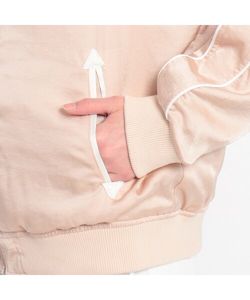 OZOC（オゾック）の「MA-1風サテンブルゾン（ジャケット/アウター・レディース・ベビーピンク/オフホワイト/オリーブグリーン・その他）」の8枚目の写真