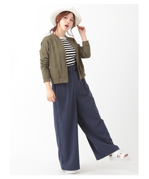 earth music&ecology（アースミュージックアンドエコロジー）の「太ベルト付きワイドパンツ（パンツ・アイボリー/ベージュ/カーキ/ネイビー・F）」の6枚目の写真