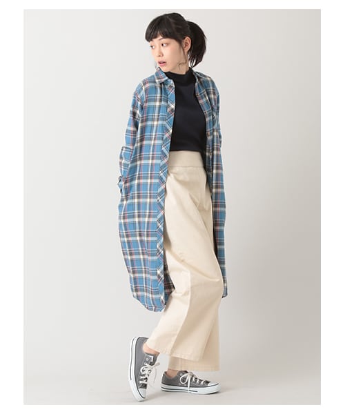 E hyphen world gallery（イーハイフンワールドギャラリー）の「綿ツイルサス付ワイドパンツ（パンツ・アイボリー/ブルー/ネイビー・F）」の10枚目の写真