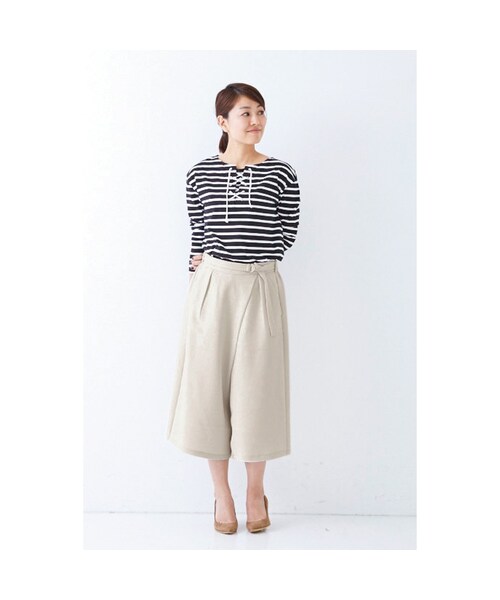 IEDIT（イディット）の「ミルブロウズ　定番スタイルの鮮度があがる　レースアップボーダートップス〈ブラック×ホワイト〉（Tシャツ/カットソー・レディース・Various・S /M /L /LL/3L）」の2枚目の写真