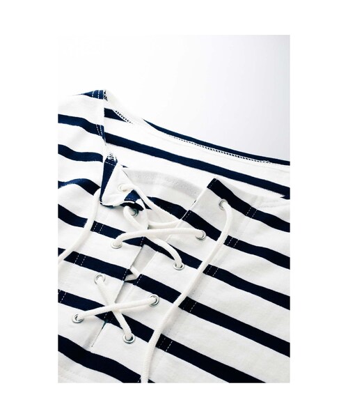 IEDIT（イディット）の「ミルブロウズ　定番スタイルの鮮度があがる　レースアップボーダートップス〈ブラック×ホワイト〉（Tシャツ/カットソー・レディース・Various・S /M /L /LL/3L）」の4枚目の写真