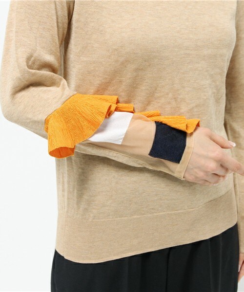 TOGA（トーガ）の「TOGA フローティングニットプルオーバー（ニット/セーター・レディース・ホワイト/ベージュ・36/38）」の9枚目の写真