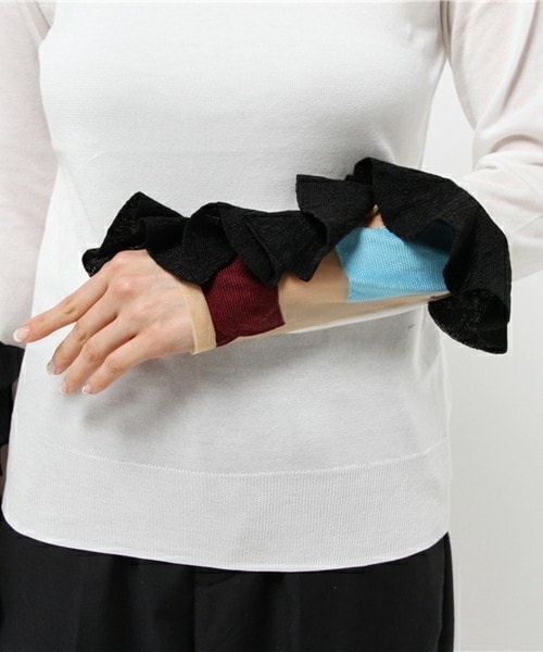 TOGA（トーガ）の「TOGA フローティングニットプルオーバー（ニット/セーター・レディース・ホワイト/ベージュ・36/38）」の6枚目の写真