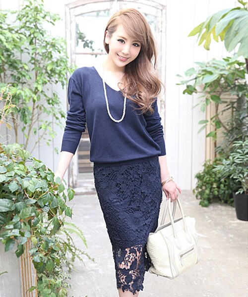 Rocotta by MOERY（ロコッタ）の「Rocotta(ロコッタ) Vネックニットトップス（ニット/セーター・レディース・ホワイト/ネイビー/ペールグレー/アイスブルー/スモーキーピンク・FREE）」の5枚目の写真