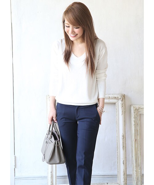 Rocotta by MOERY（ロコッタ）の「Rocotta(ロコッタ) Vネックニットトップス（ニット/セーター・レディース・ホワイト/ネイビー/ペールグレー/アイスブルー/スモーキーピンク・FREE）」の6枚目の写真