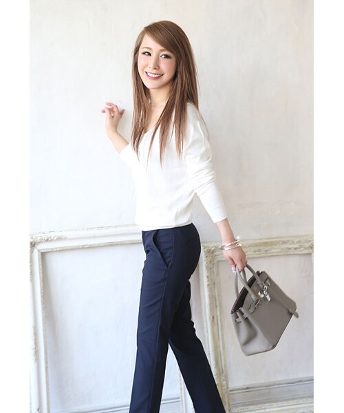 Rocotta by MOERY（ロコッタ）の「Rocotta(ロコッタ) Vネックニットトップス（ニット/セーター・レディース・ホワイト/ネイビー/ペールグレー/アイスブルー/スモーキーピンク・FREE）」の7枚目の写真