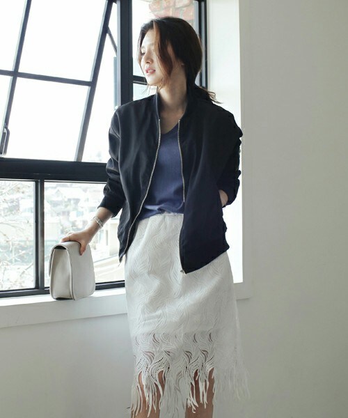 DHOLIC（ディーホリック）の「3COLORSサイドポケットMA-1ジャケット（ブルゾン・レディース・カーキ/ブラック/ホワイト・FREE）」の3枚目の写真