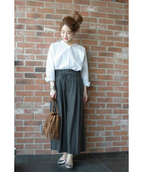 JOURNAL STANDARD（ジャーナルスタンダード）の「《予約》ミリタリークロスクロップドワイドパンツ◆（パンツ・ブラック/キャメル/カーキ・36/38/40）」の4枚目の写真