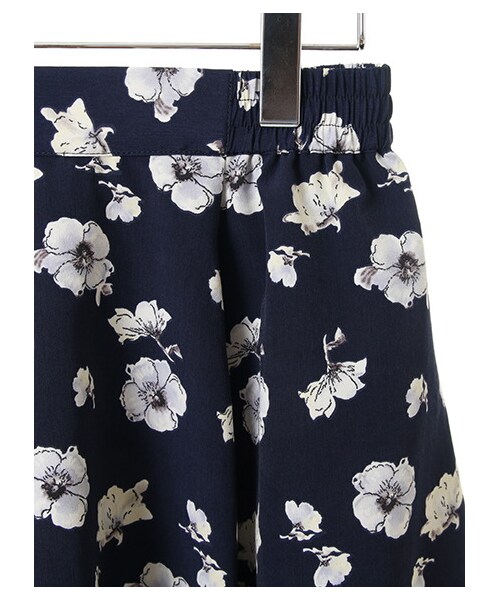 earth music&ecology（アースミュージックアンドエコロジー）の「＜WEB限定大きな・小さなサイズ＞スキスカ フラワーミニスカート（スカート・オフホワイト/イエロー/ネイビー・XS/L）」の10枚目の写真