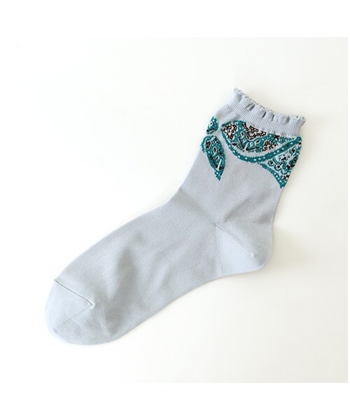 靴下屋（クツシタヤ）の「バンダナ柄ピコショートソックス（ソックス・靴下・レディース・オフ＋アカ/オフ＋ブルー/シルバーグレー/クロ/カーキ/ネイビー・22.0～24.0cm）」の2枚目の写真