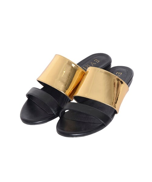 EVRIS（エヴリス）の「メタリックフラットサンダル（シューズ・レディース・ホワイト/ブラック・M/L）」の5枚目の写真