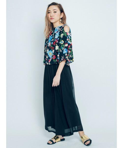 EVRIS（エヴリス）の「メタリックフラットサンダル（シューズ・レディース・ホワイト/ブラック・M/L）」の3枚目の写真