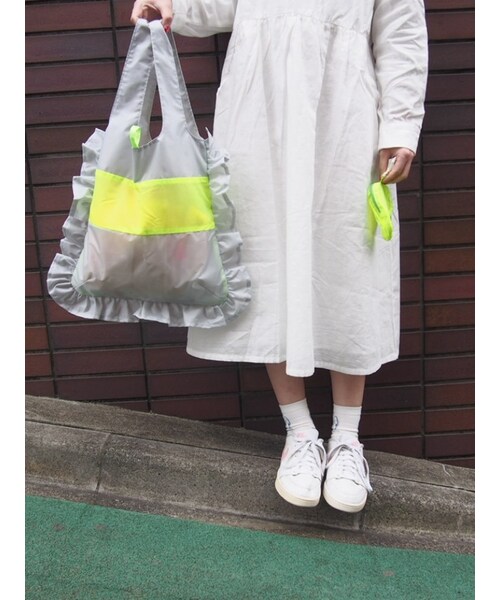 merry jenny（メリージェニー）の「リップナイロンフリルバッグ（バッグ・レディース・ホワイト/グレー/ベージュ・F）」の5枚目の写真