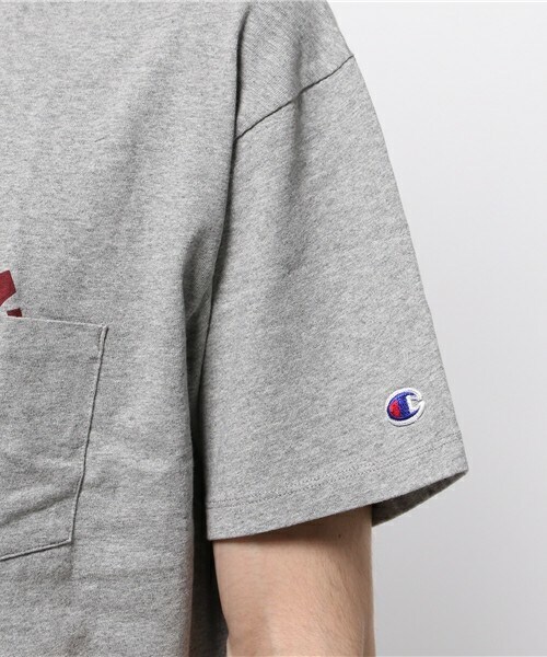 Champion(チャンピオン)の「【Champion(チャンピオン)】別注オーバーポケットTシャツ(Tシャツ/カットソー・メンズ・ホワイト/ネイビー/杢グレー・MEDIUM/LARGE/SMALL)」の7枚目の写真