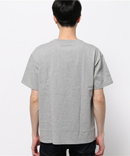 Champion(チャンピオン)の「【Champion(チャンピオン)】別注オーバーポケットTシャツ(Tシャツ/カットソー・メンズ・ホワイト/ネイビー/杢グレー・MEDIUM/LARGE/SMALL)」の5枚目の写真