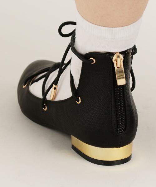 RAY CASSIN(レイカズン)の「レースアップフラットシューズ(シューズ・レディース・ブラック/ベージュ・M)」の7枚目の写真