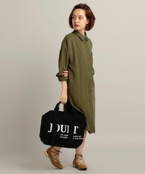 RAY CASSIN(レイカズン)の「レースアップフラットシューズ(シューズ・レディース・ブラック/ベージュ・M)」の9枚目の写真