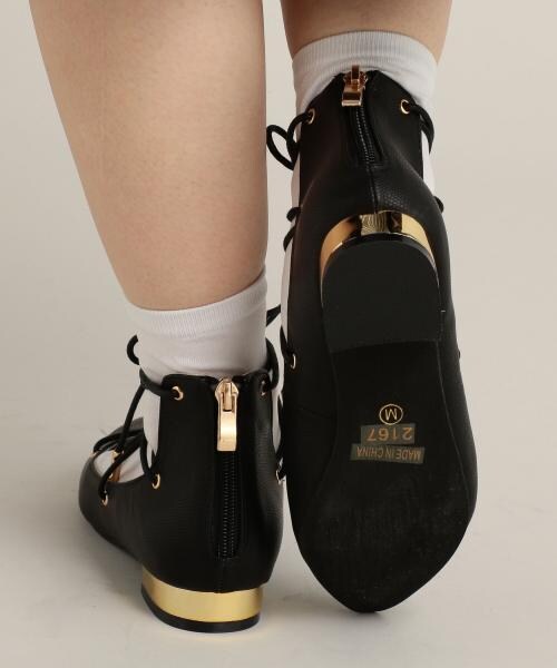 RAY CASSIN(レイカズン)の「レースアップフラットシューズ(シューズ・レディース・ブラック/ベージュ・M)」の5枚目の写真