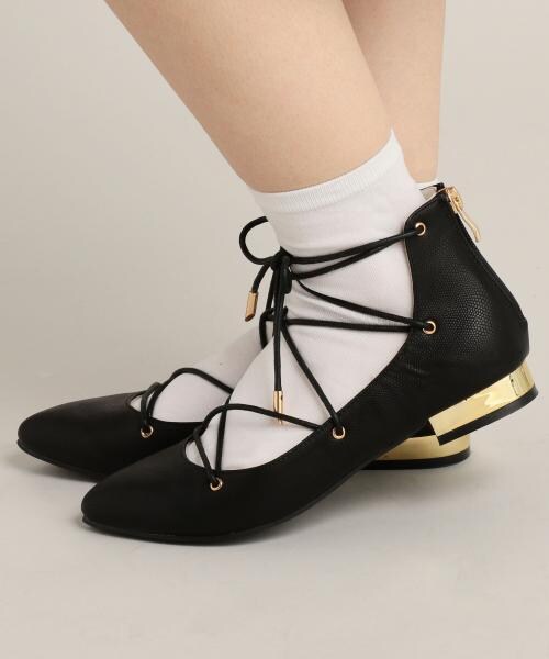 RAY CASSIN(レイカズン)の「レースアップフラットシューズ(シューズ・レディース・ブラック/ベージュ・M)」の3枚目の写真