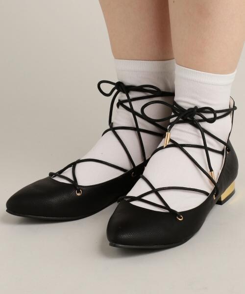 RAY CASSIN(レイカズン)の「レースアップフラットシューズ(シューズ・レディース・ブラック/ベージュ・M)」の1枚目の写真