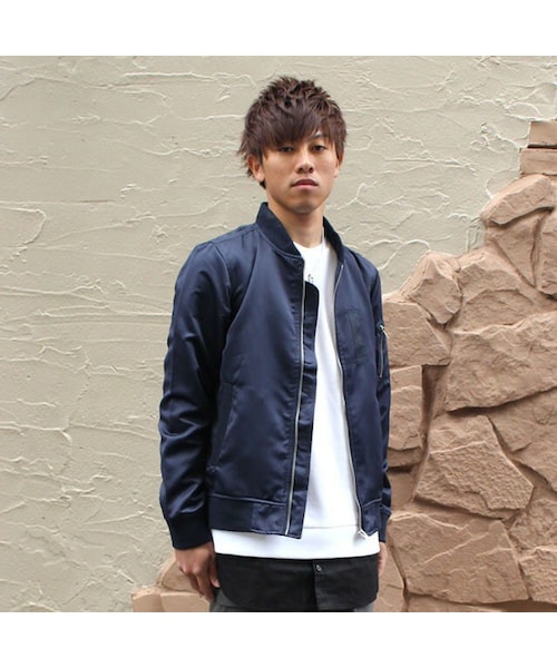 Cuirs（キュイー）の「光沢MA-1ジャケット（ミリタリージャケット・メンズ・ベージュ/カーキ/ネイビー・M/L）」の3枚目の写真