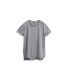 QUEEN SHOP | 質地鬆軟給肌膚完美的呵護素面基本款讓妳穿搭不易出錯~前短後長×側開衩設計打造低調卻又迷人的內斂氣質搭配長褲or短褲 都可以很有型啦！(トップス)