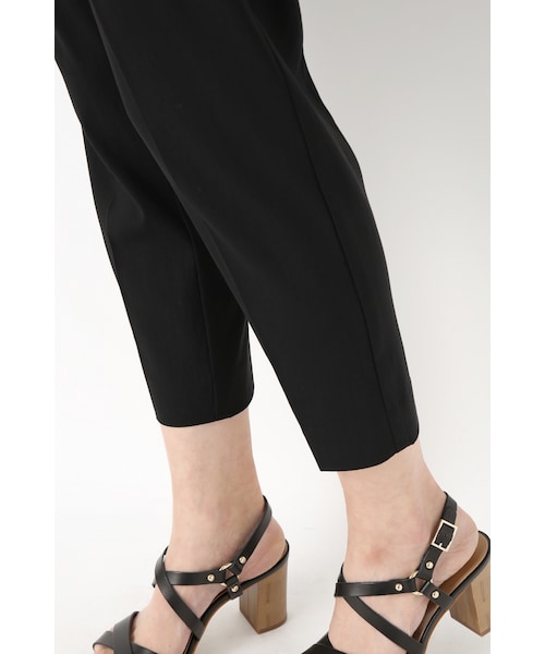 Spick & Span(スピックアンドスパン)の「ウエストリボン タックテーパードパンツ(パンツ・ブラック/キャメル/カーキ・34/36/38/40)」の16枚目の写真