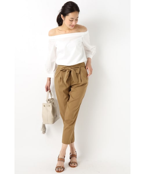 Spick & Span(スピックアンドスパン)の「ウエストリボン タックテーパードパンツ(パンツ・ブラック/キャメル/カーキ・34/36/38/40)」の6枚目の写真