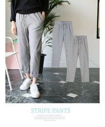 KORMARCH | さらっと、のびやかな生地でつくったトレンドのストライプパンツ。(カーゴパンツ)