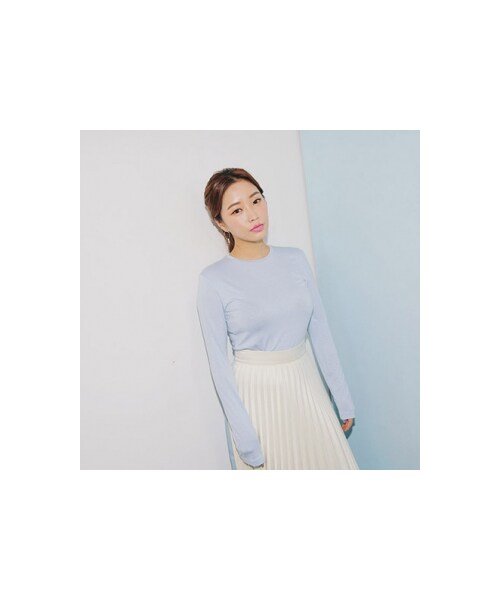 STYLENANDA（スタイルナンダ）の「カジュアルクルーネックTシャツ（その他・レディース・ベージュ/アイボリー/スカイブルー/ネイビー・フリーサイズ）」の2枚目の写真