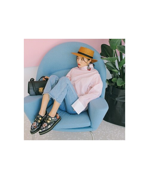 STYLENANDA（スタイルナンダ）の「カフス切替ストライプ柄ハイネックシャツ（その他・レディース・ピンク/ベージュ・フリーサイズ）」の2枚目の写真
