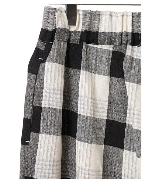 earth music&ecology（アースミュージックアンドエコロジー）の「チェックワイドパンツ（パンツ・ブラック/ブルー・F）」の8枚目の写真