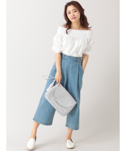 E hyphen world gallery(イーハイフンワールドギャラリー)の「タックワイドデニムパンツ(パンツ・インディゴ/ライトインディゴ・S/M)」の9枚目の写真