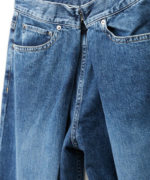 JOHN LAWRENCE SULLIVAN(ジョンローレンスサリバン)の「JOHN LAWRENCE SULLIVAN ウォッシュデニムワイドパンツ(デニムパンツ・レディース・ブラック/ダークブルー・6/8)」の7枚目の写真