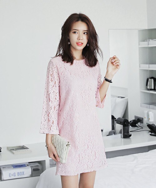 DHOLIC(ディーホリック)の「スリーブシースルーフラワーレースワンピース(ワンピース・レディース・ピンク/ホワイトアイボリー/ブラック・FREE)」の1枚目の写真