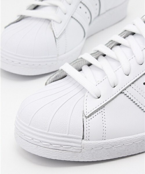adidas(アディダス)の「【adidas(アディダス)】SUPERSTAR 80S(スーパースター)(スニーカー・メンズ・ホワイト・MEDIUM/LARGE)」の5枚目の写真