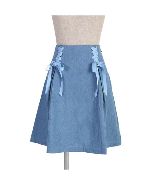 F i.n.t（フィント）の「ダブルレースアップデニムフレアースカート/F i.n.t（デニムスカート・レディース・その他）」の2枚目の写真