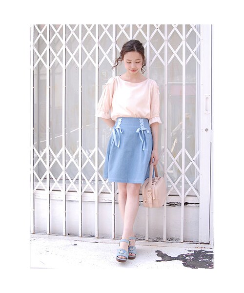 F i.n.t（フィント）の「ダブルレースアップデニムフレアースカート/F i.n.t（デニムスカート・レディース・その他）」の4枚目の写真