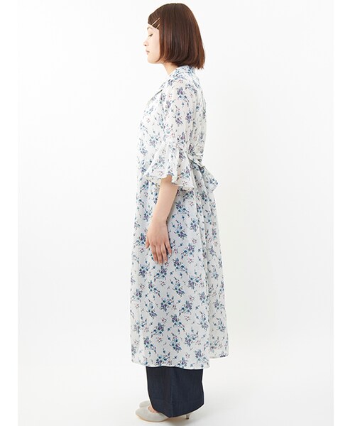 w closet（ダブルクローゼット）の「小花柄ワンピース（その他・レディース・オフホワイト/イエロー・FREE）」の4枚目の写真