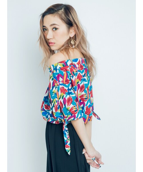 EVRIS（エヴリス）の「Paint FlowerオフショルTOPS（トップス・レディース・ホワイト/ブラック）」の3枚目の写真