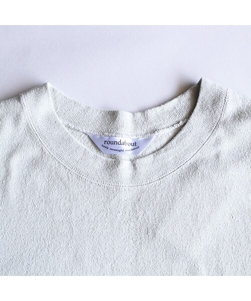 roundabout(ラウンダバウト)の「S/S Silk T-Shirts(トップス・Light Grey・1/2)」の3枚目の写真