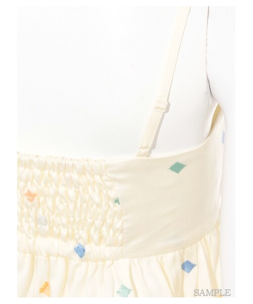 LILY BROWN(リリーブラウン)の「ダイアモンド刺繍キャミ(キャミソール・レディース・OWHT/PNK/BLU・F)」の9枚目の写真
