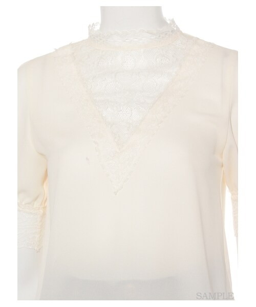 LILY BROWN（リリーブラウン）の「レース切替シフォントップス（プルオーバー・レディース・OWHT/PBEG/BLU・F）」の7枚目の写真