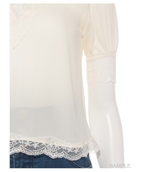 LILY BROWN（リリーブラウン）の「レース切替シフォントップス（プルオーバー・レディース・OWHT/PBEG/BLU・F）」の8枚目の写真