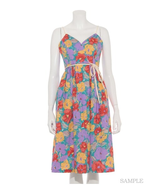 LILY BROWN（リリーブラウン）の「大花ラップ風キャミワンピース（キャミワンピース・レディース・OWHT/GRN/BLK・F）」の14枚目の写真