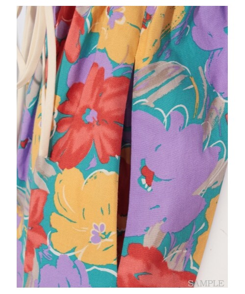 LILY BROWN（リリーブラウン）の「大花ラップ風キャミワンピース（キャミワンピース・レディース・OWHT/GRN/BLK・F）」の12枚目の写真